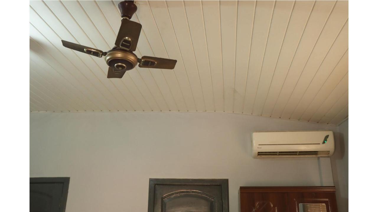 East Airport Suites4 -Private Room Accra Bagian luar foto