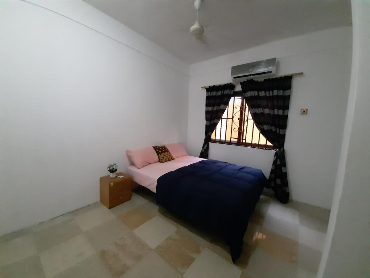 East Airport Suites4 -Private Room Accra Bagian luar foto